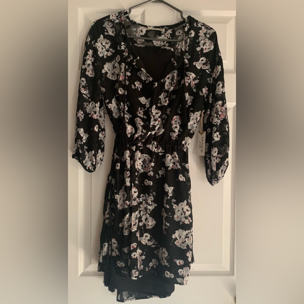 New with Tags Floral Dress size Small with Tassels Dex